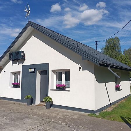 Letnia Oaza "Akacja" Apartamento Sobienie Jeziory Exterior foto