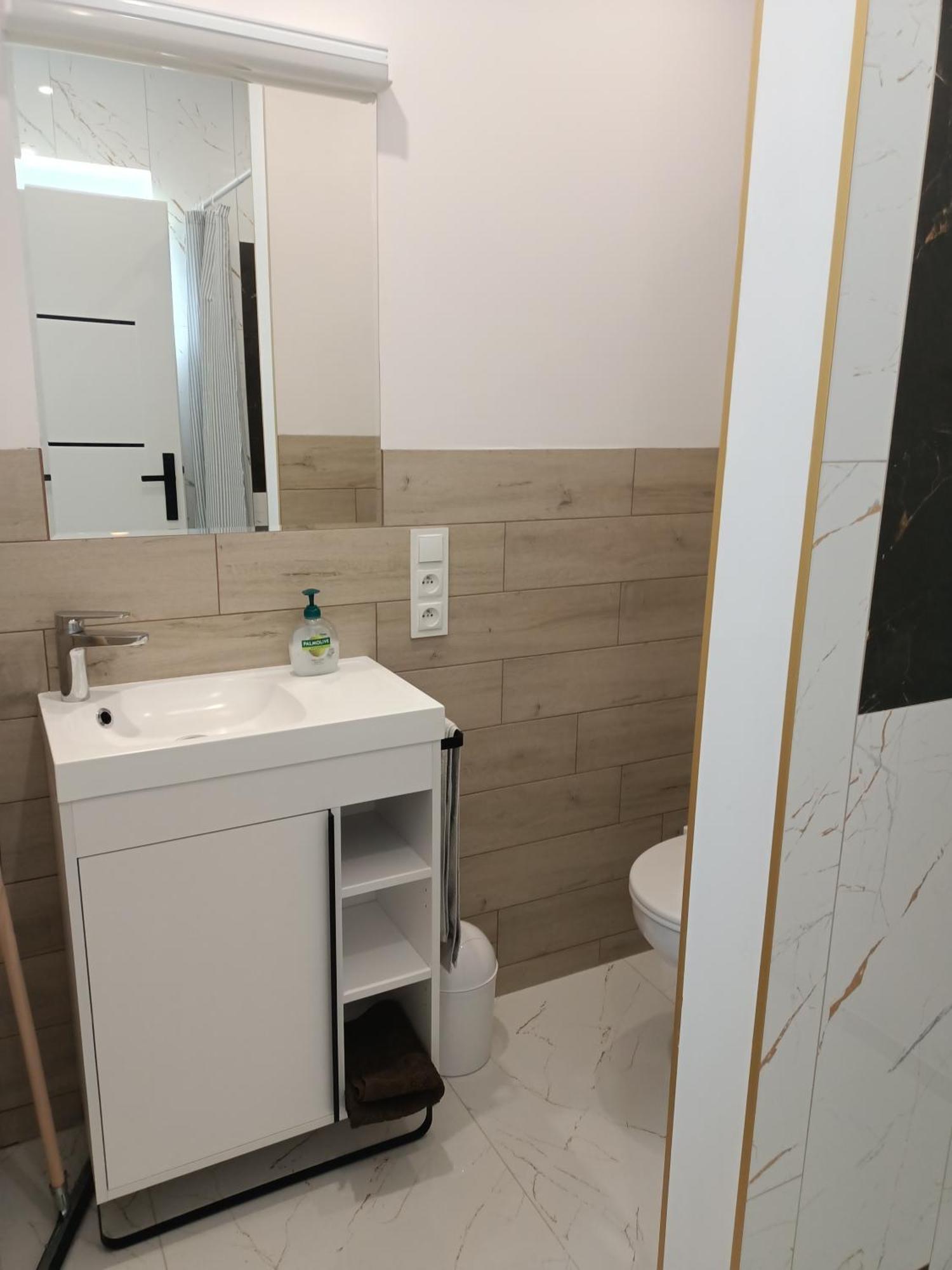 Letnia Oaza "Akacja" Apartamento Sobienie Jeziory Exterior foto